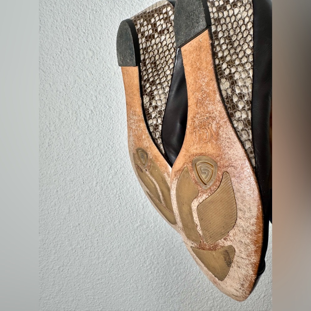 SALE! AGL Attilio Giusti Leombruni “Jody” patent and leather wedge pump - Picture 8 of 9